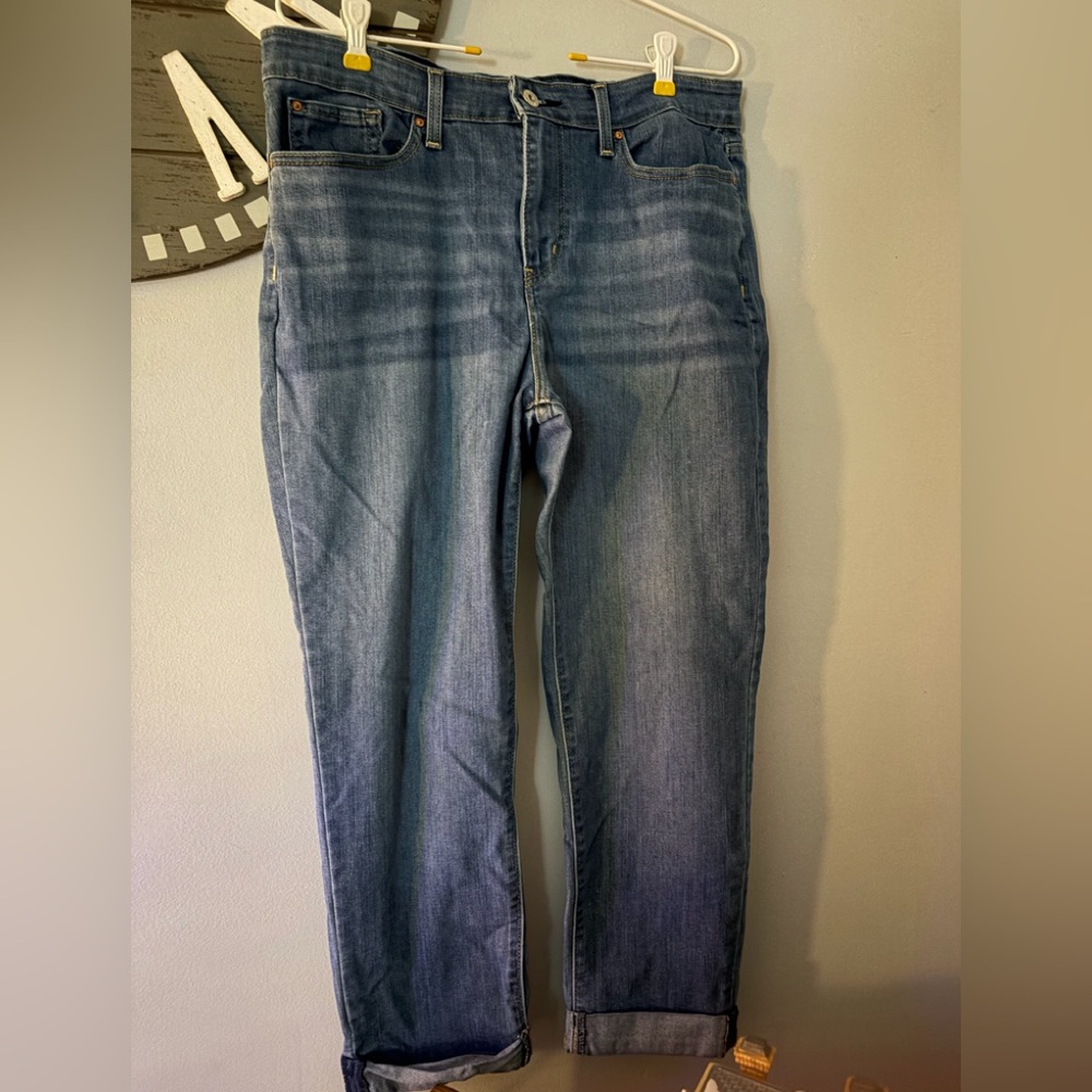 Levi’s signature mid rise, boyfriend jeans size 12